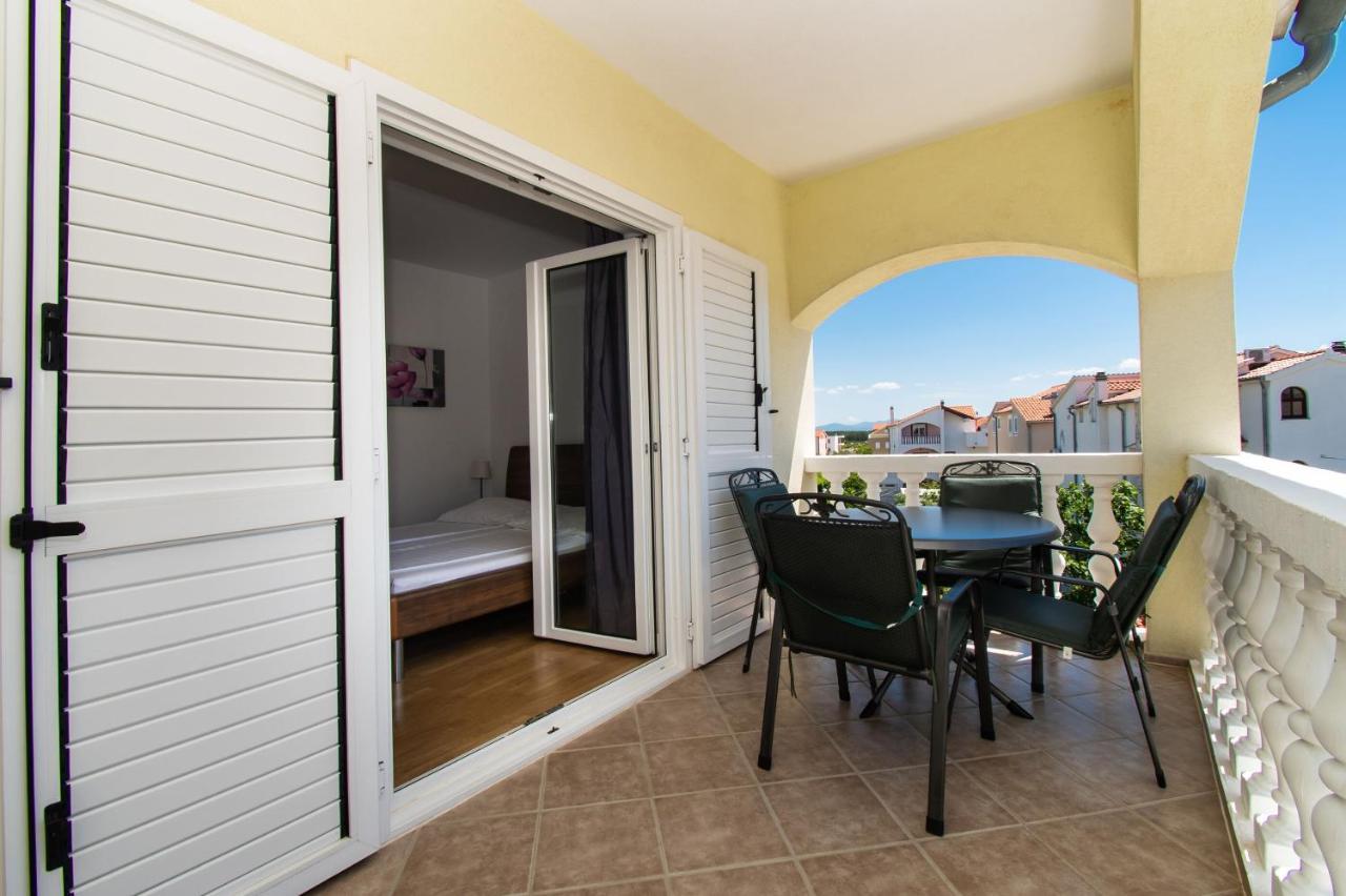Apartments Kendes Водице Экстерьер фото