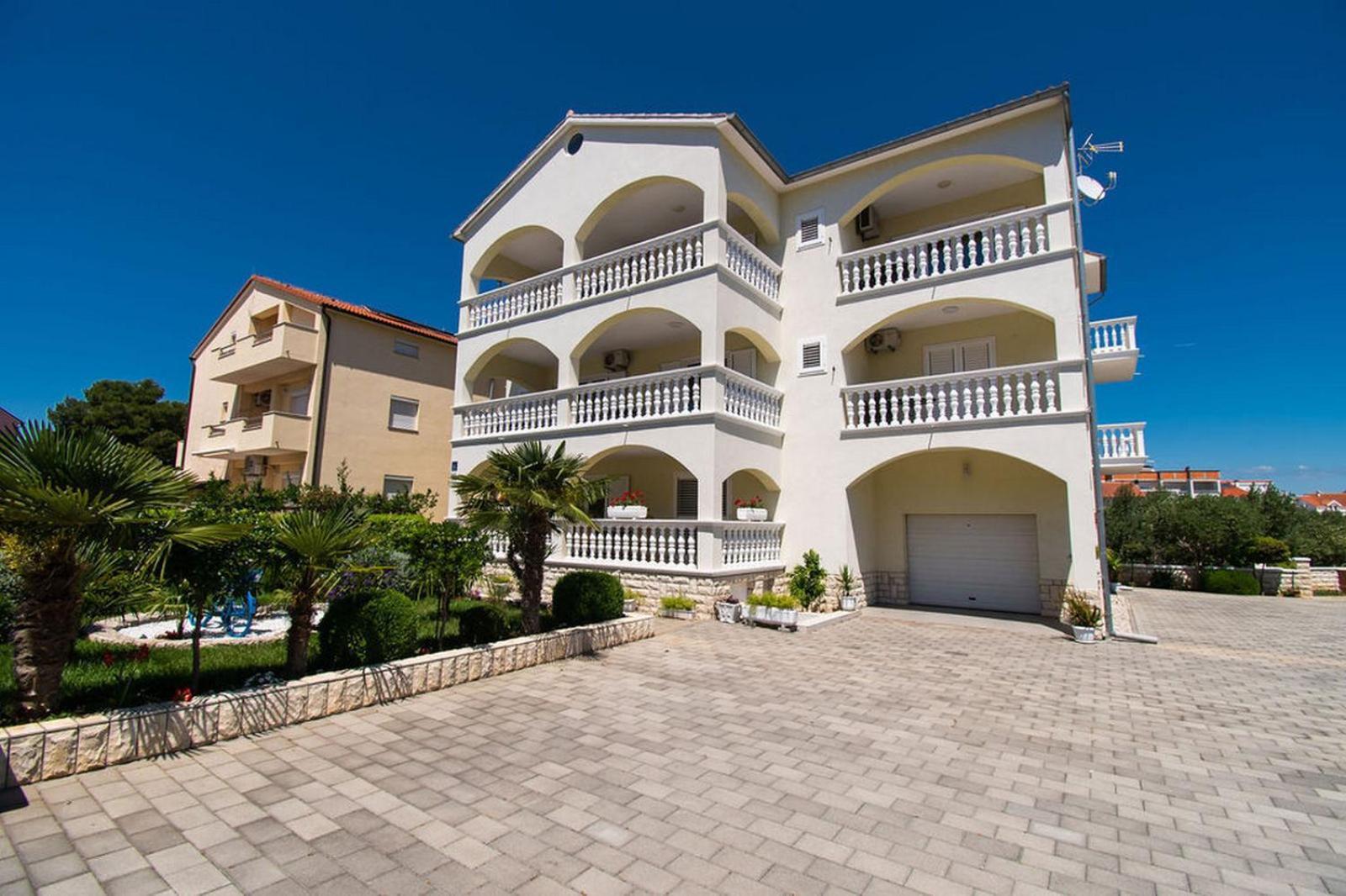 Apartments Kendes Водице Экстерьер фото
