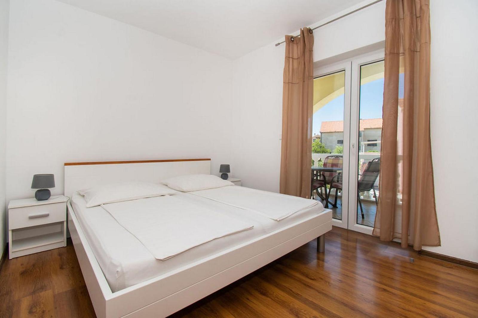 Apartments Kendes Водице Экстерьер фото