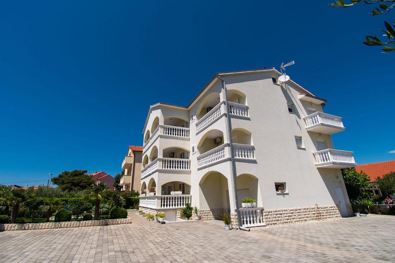 Apartments Kendes Водице Экстерьер фото