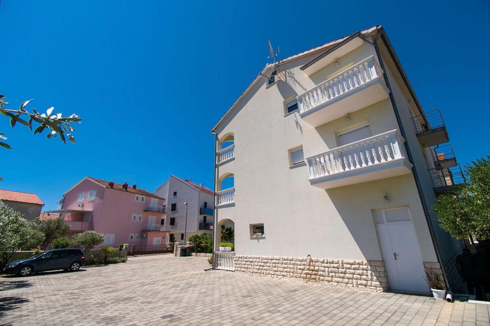 Apartments Kendes Водице Экстерьер фото